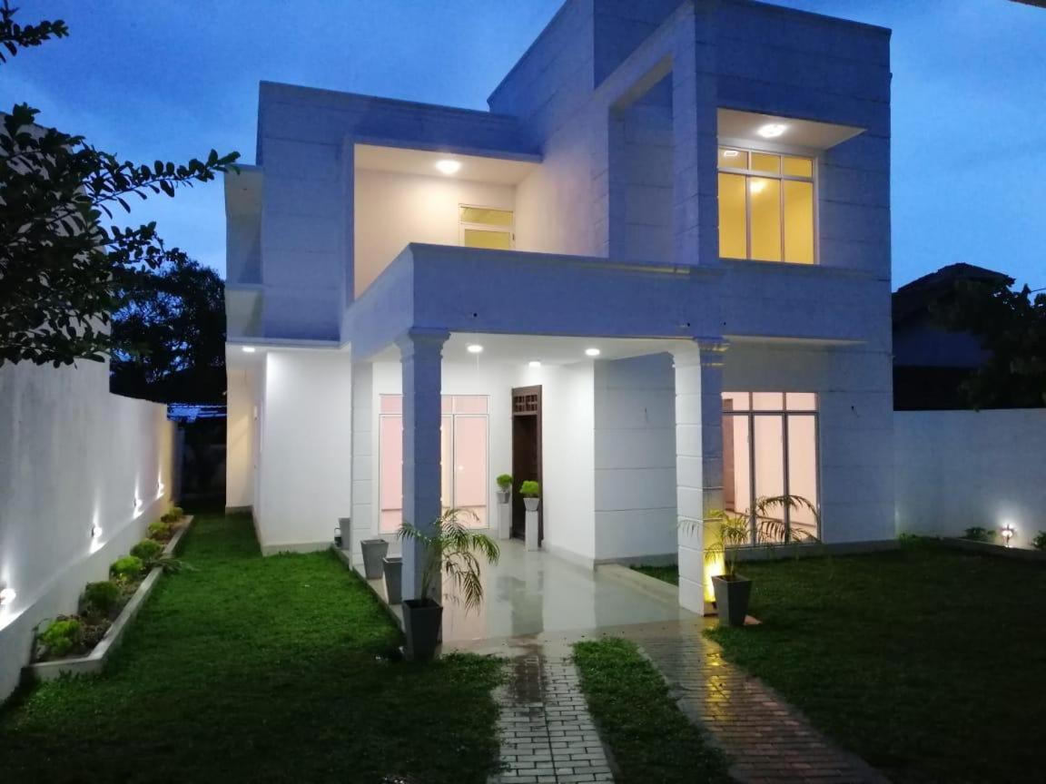 Vidushi Home Minuwangoda Екстер'єр фото