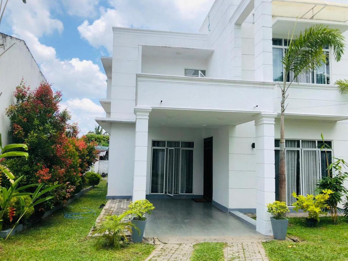 Vidushi Home Minuwangoda Екстер'єр фото
